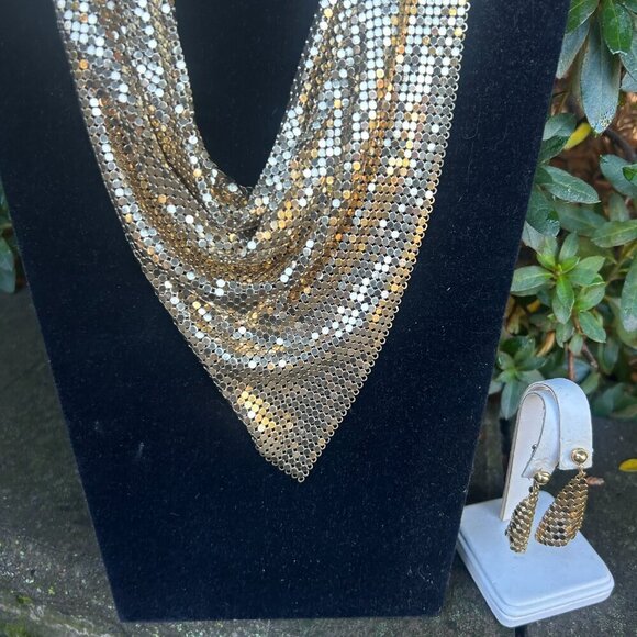 Whiting & Davis Vintage 70s Gold Tone Chain Mesh Necklace and Dangle Earrings - Picture 12 of 12